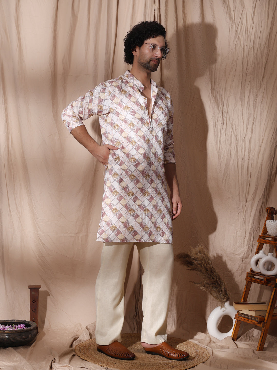 Men placket detailed printed kurta