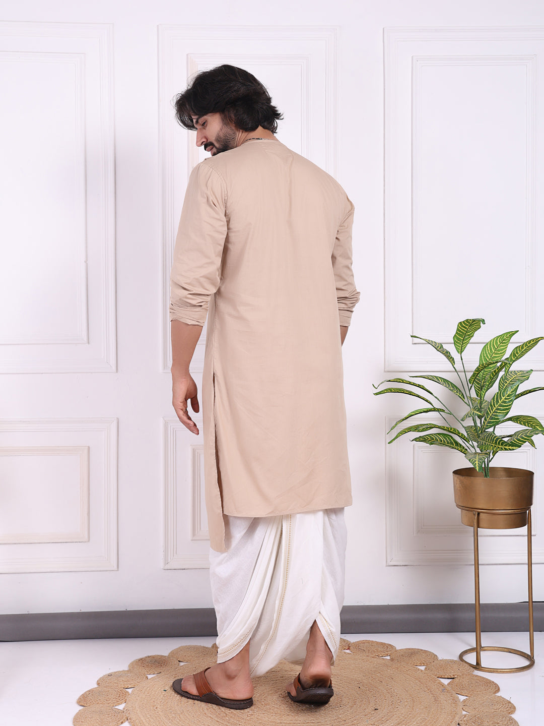 Beige layered kurta with V-neck and belt accent