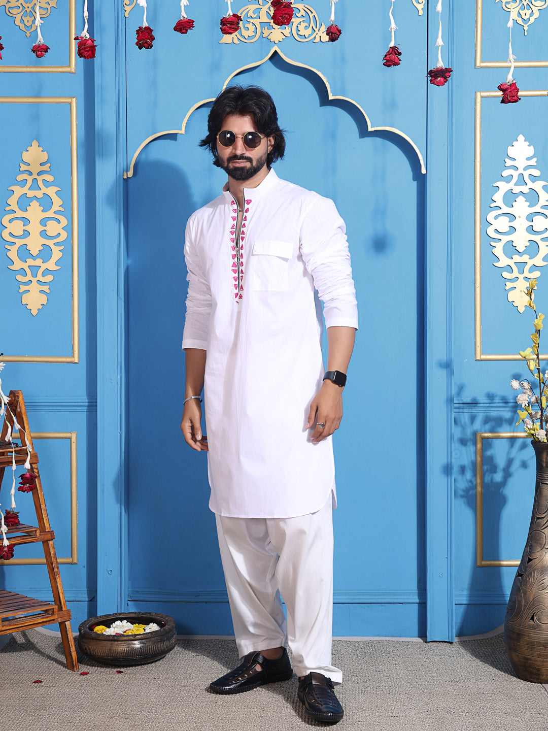 Men white kurta with sleek zipper closure