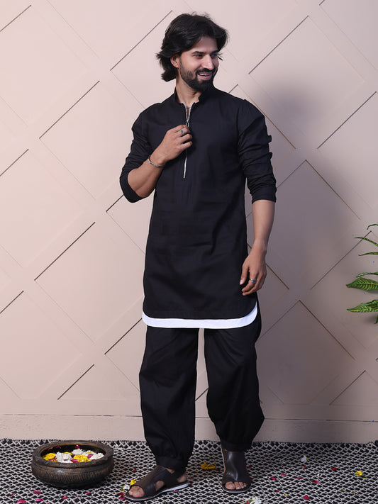 Black kurta with a rounded hem and zip closure