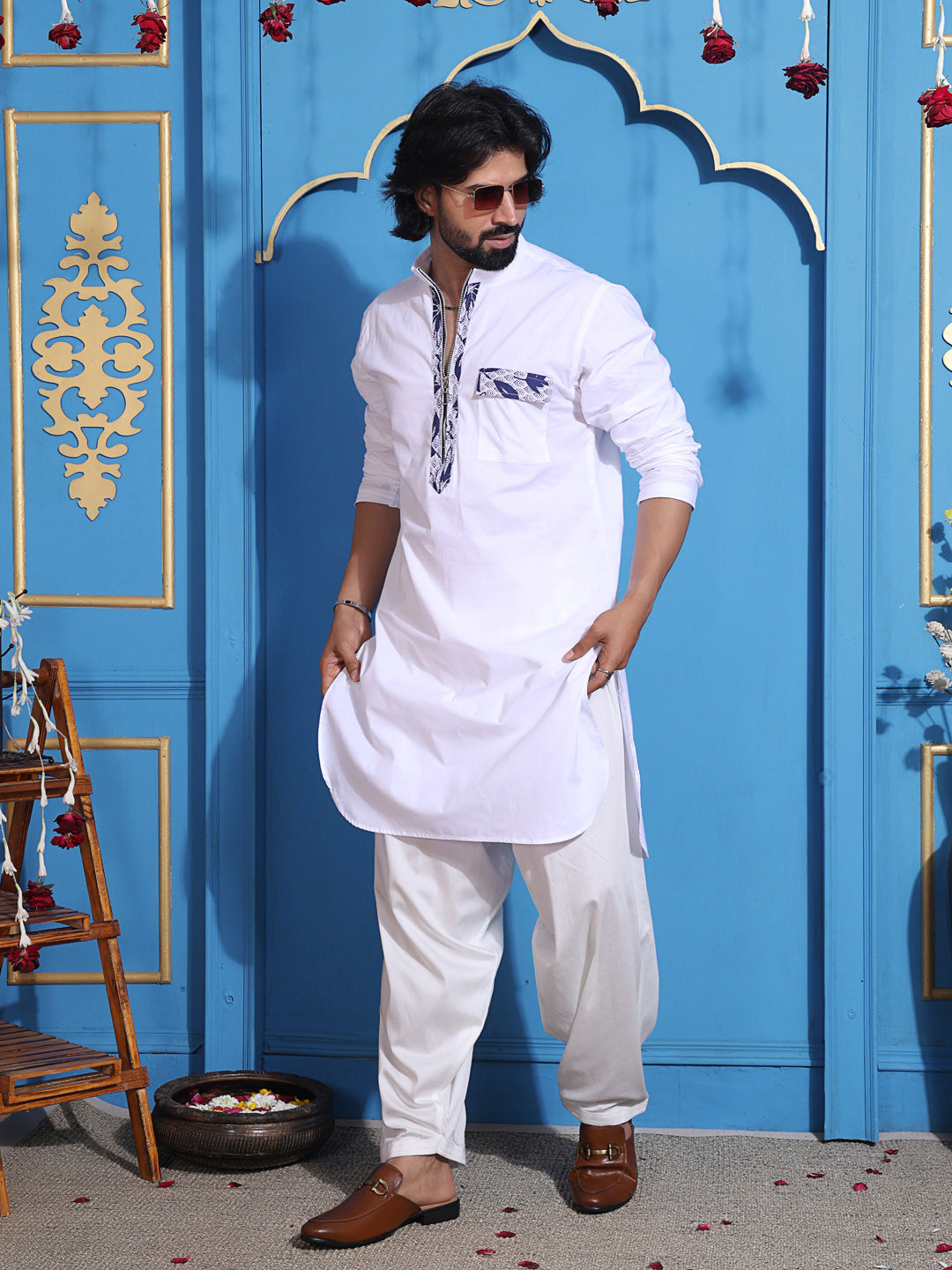 Men's white kurta with zipper closure