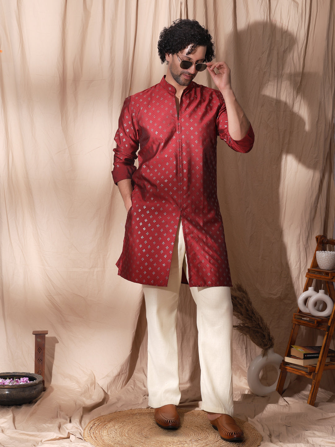 Maroon cuffed sleeve straight fit kurta