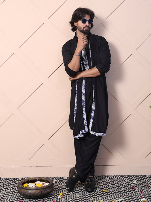 Men's black kurta with zipper closure