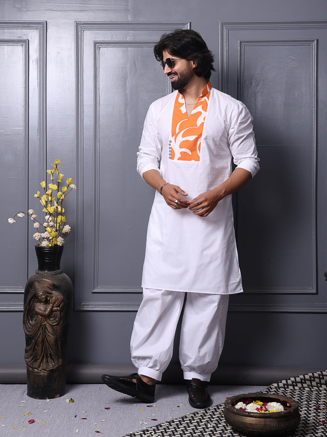 Long cotton kurta with printed yoke design