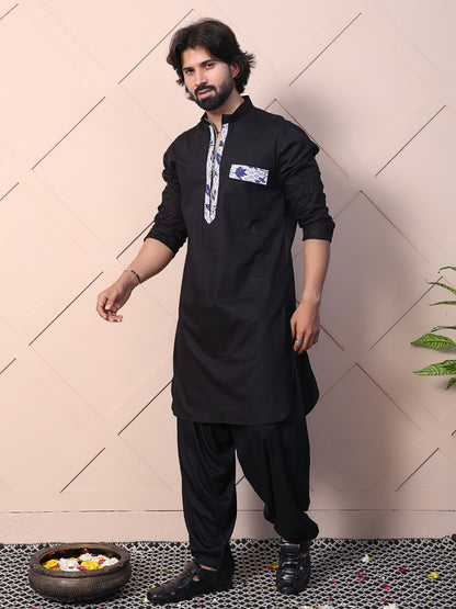 Men's black kurta with zipper closure