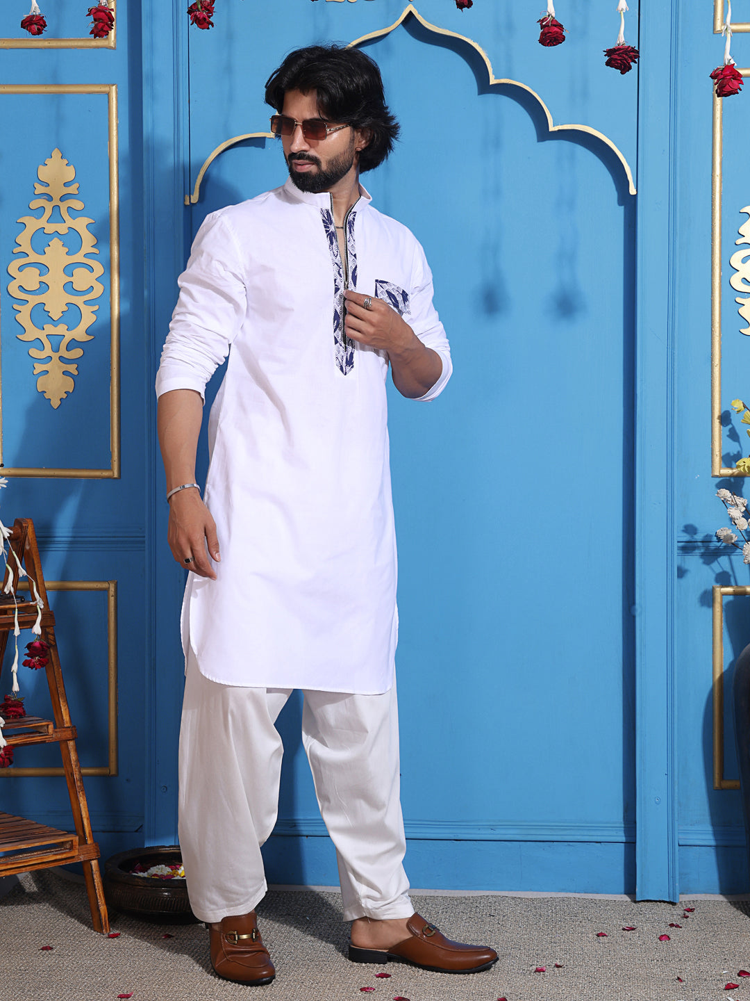 Men's white kurta with zipper closure
