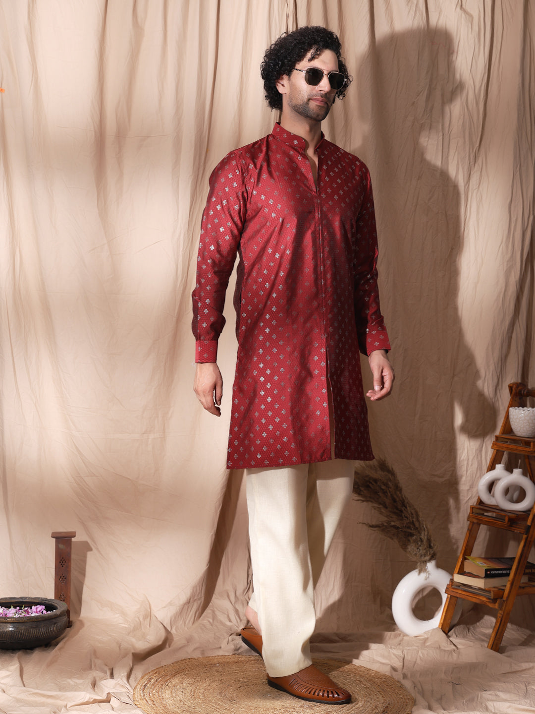 Maroon cuffed sleeve straight fit kurta