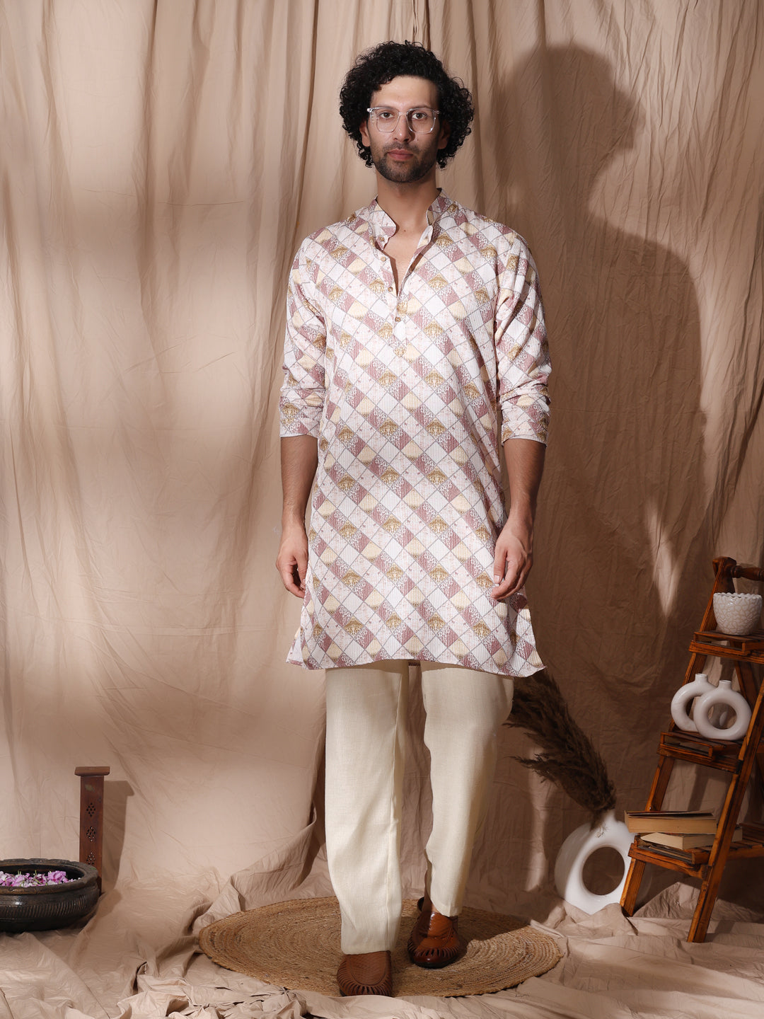 Men placket detailed printed kurta