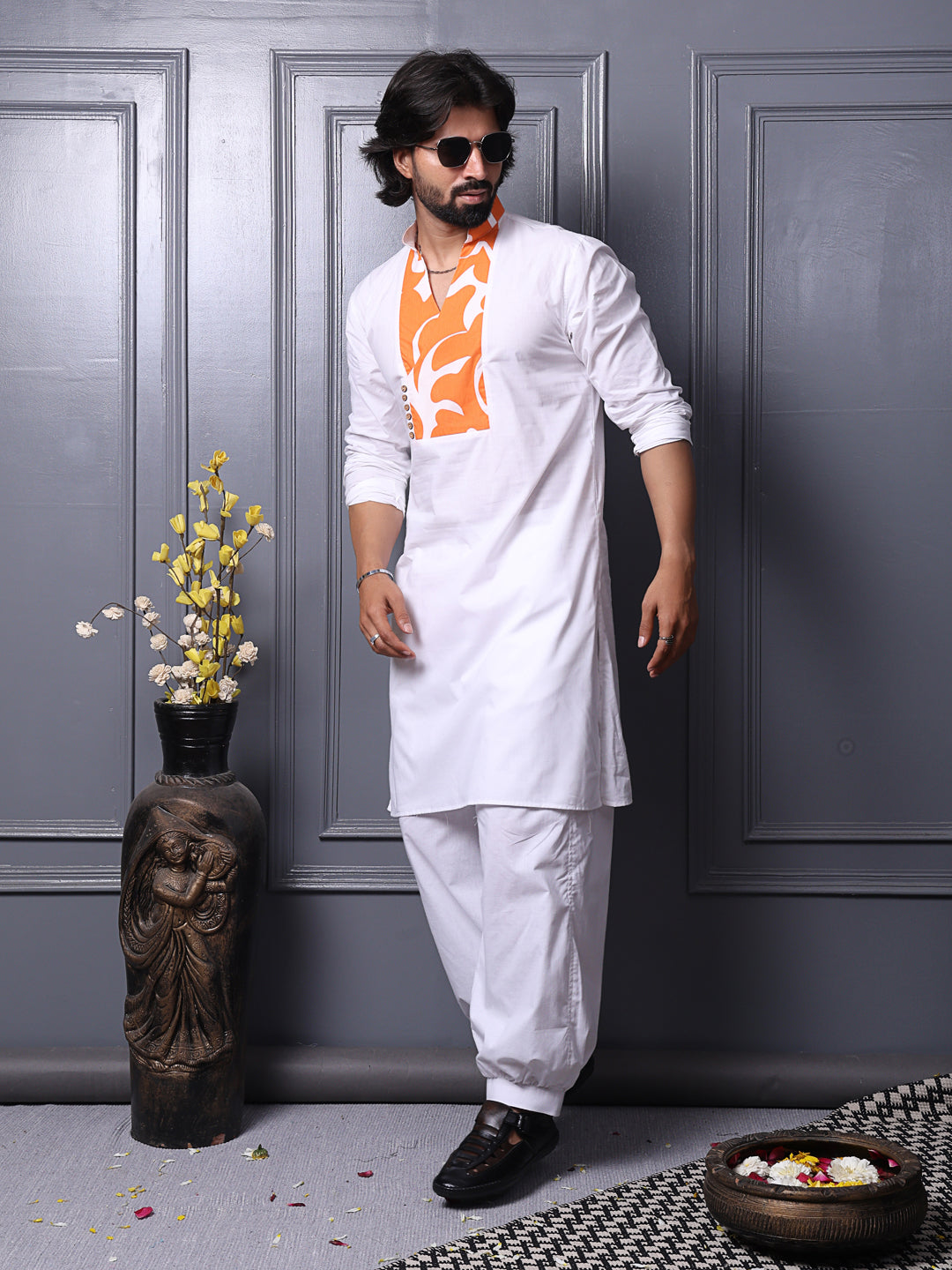 Long cotton kurta with printed yoke design