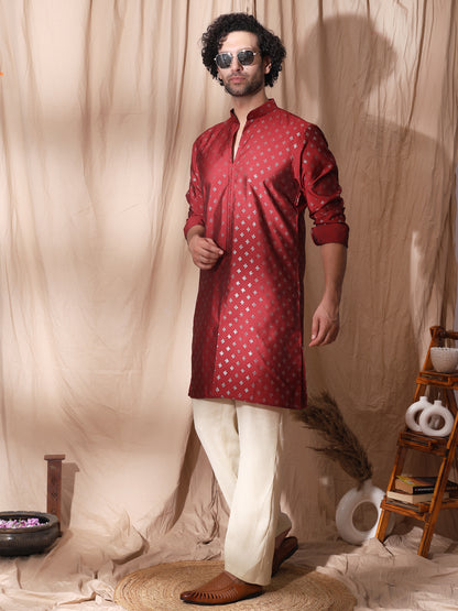 Maroon cuffed sleeve straight fit kurta