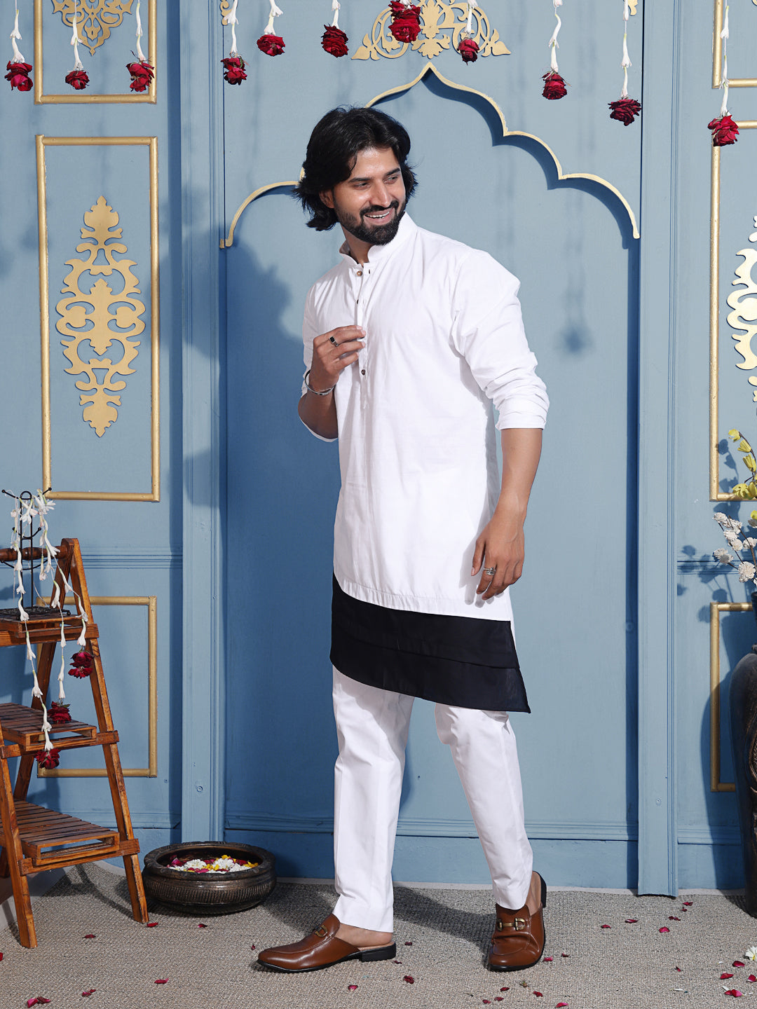 White kurta with mandarin collar and black hem
