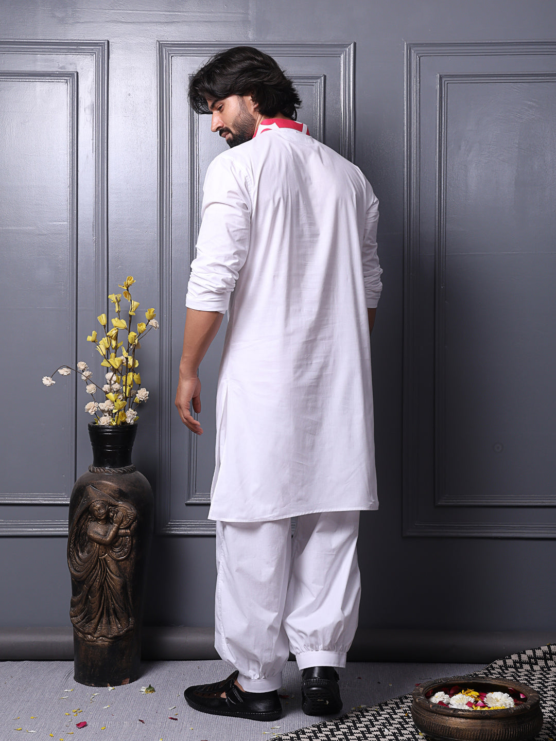 Long cotton kurta with printed yoke design