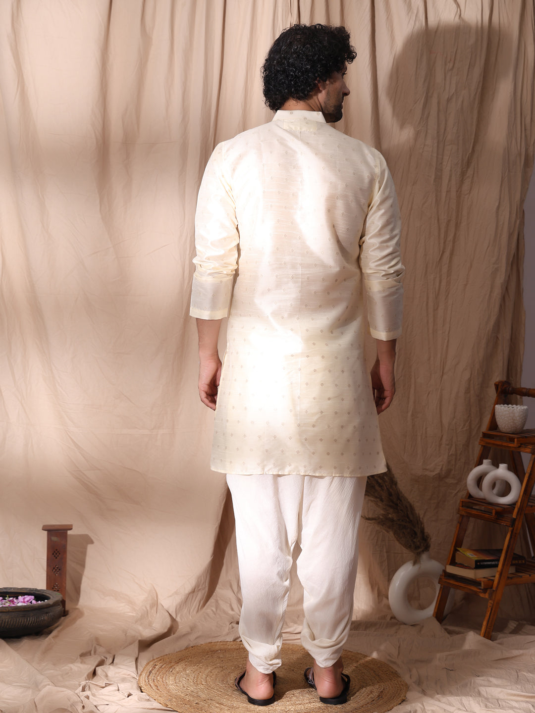 Front Pocket Detailed Men Kurta