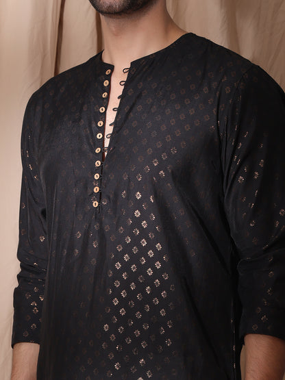 Men’s Straight Fit Ethnic Kurta with Button Loop Detailing