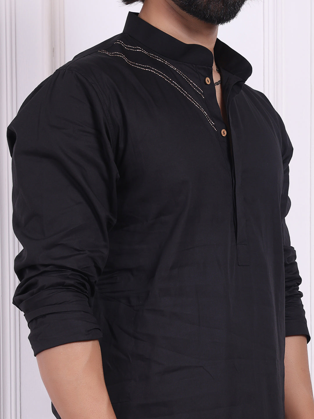 Black kurta with a straight fit and discreet placket detail
