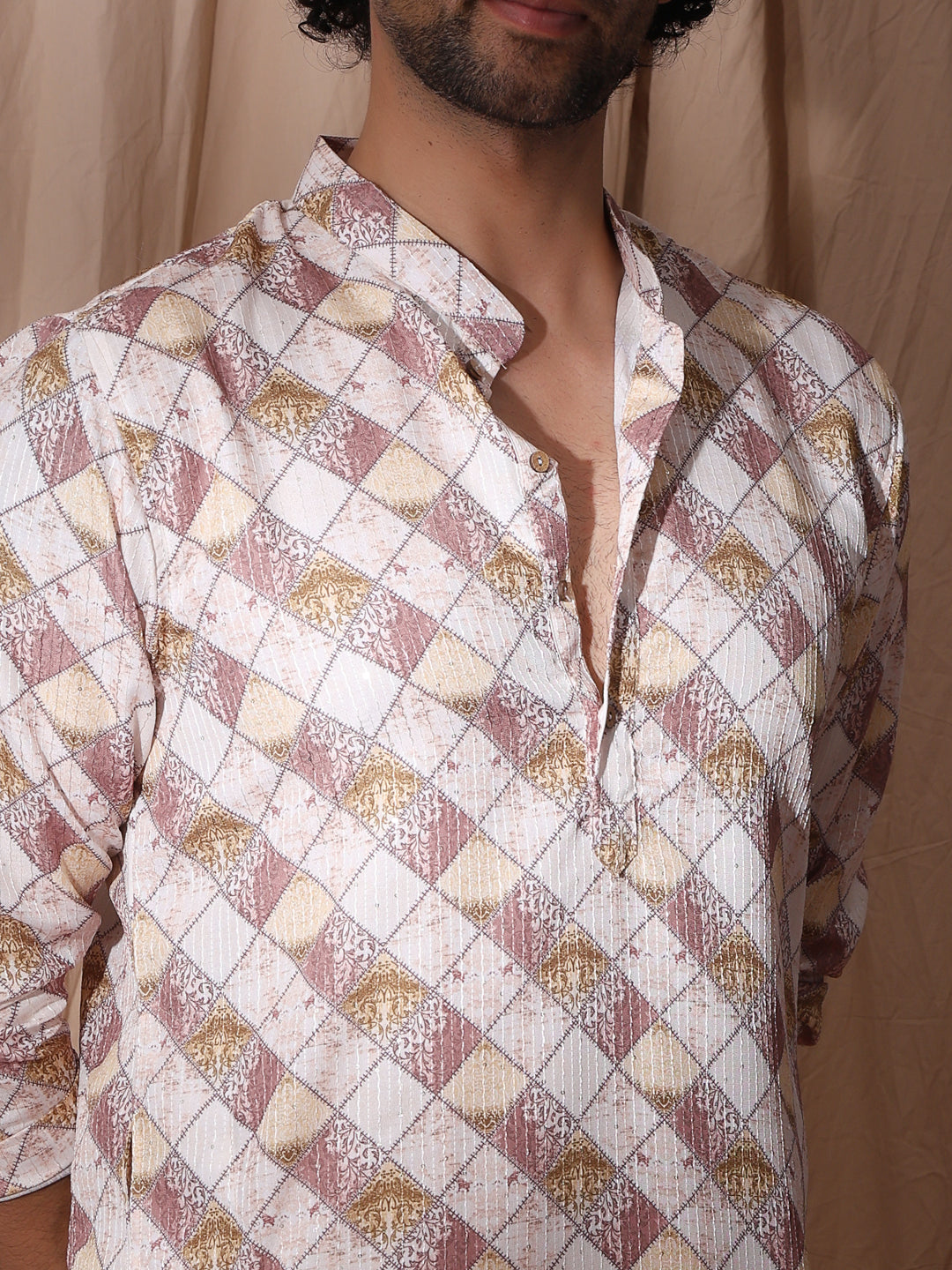 Men placket detailed printed kurta