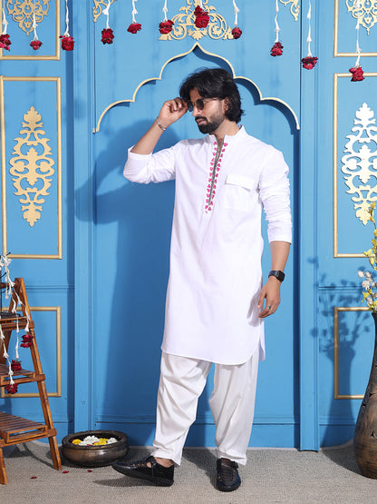 Men white kurta with sleek zipper closure