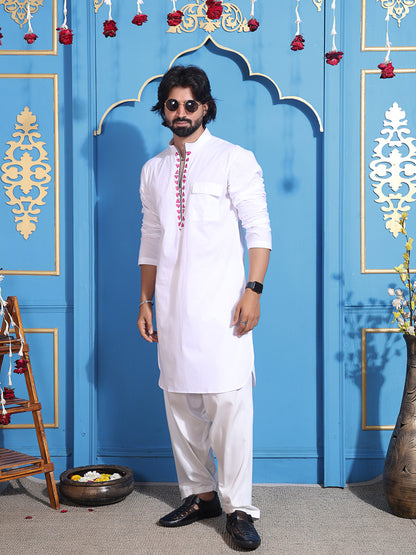 Men white kurta with sleek zipper closure