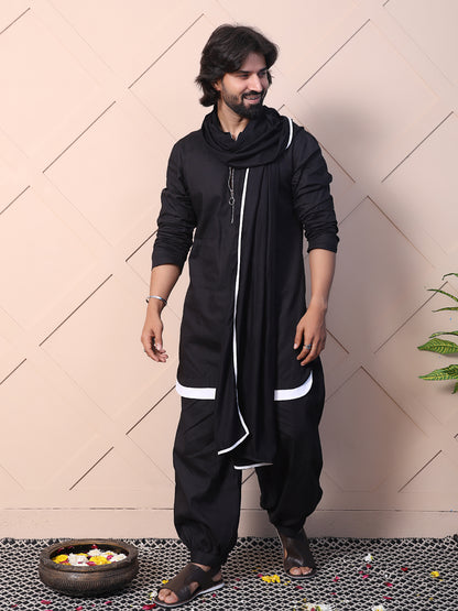 Black kurta with a rounded hem and zip closure